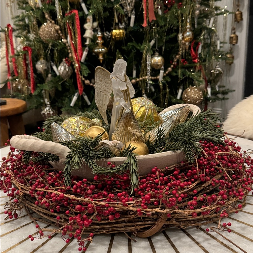 RED BERRY  WREATH: - Picture 3 of 10